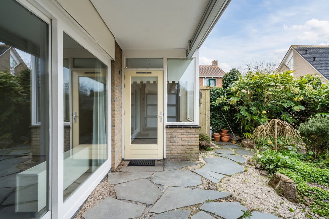 Spacious ground floor apartment with sunny west-facing garden in Sint Pancras — 26