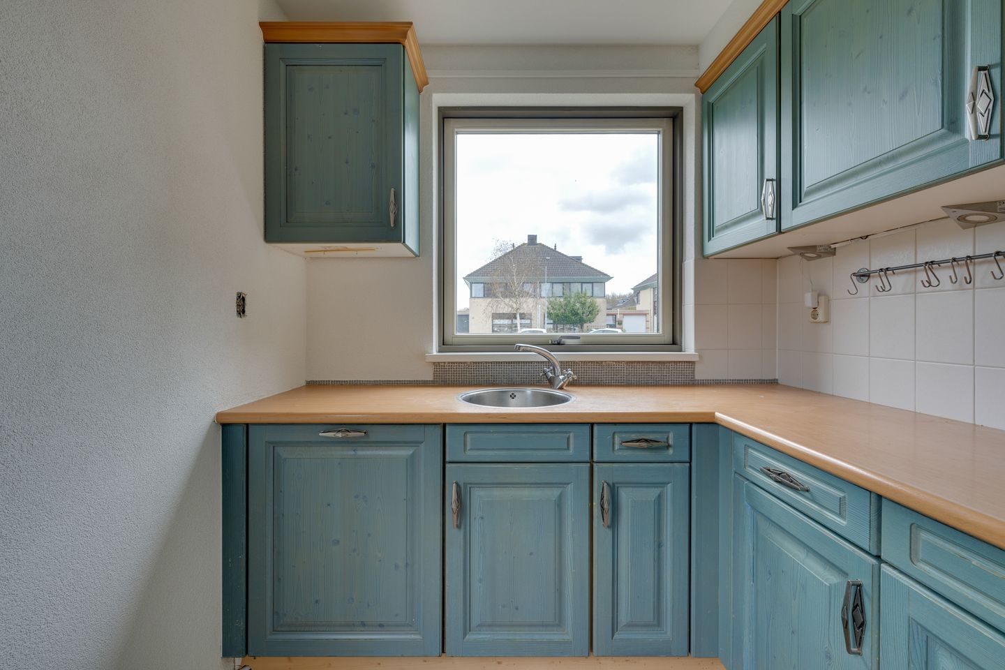 Corner Home with Sunny Garden, Rooftop Terrace and Plenty of Space — 25