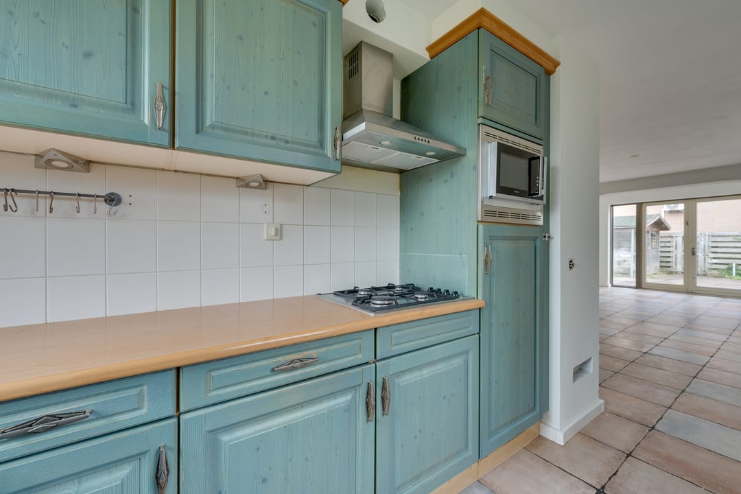 Corner Home with Sunny Garden, Rooftop Terrace and Plenty of Space — 26