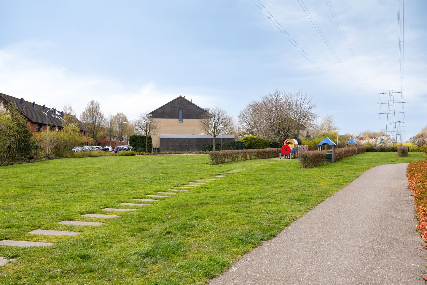 Foto 35 van Knikeind 37