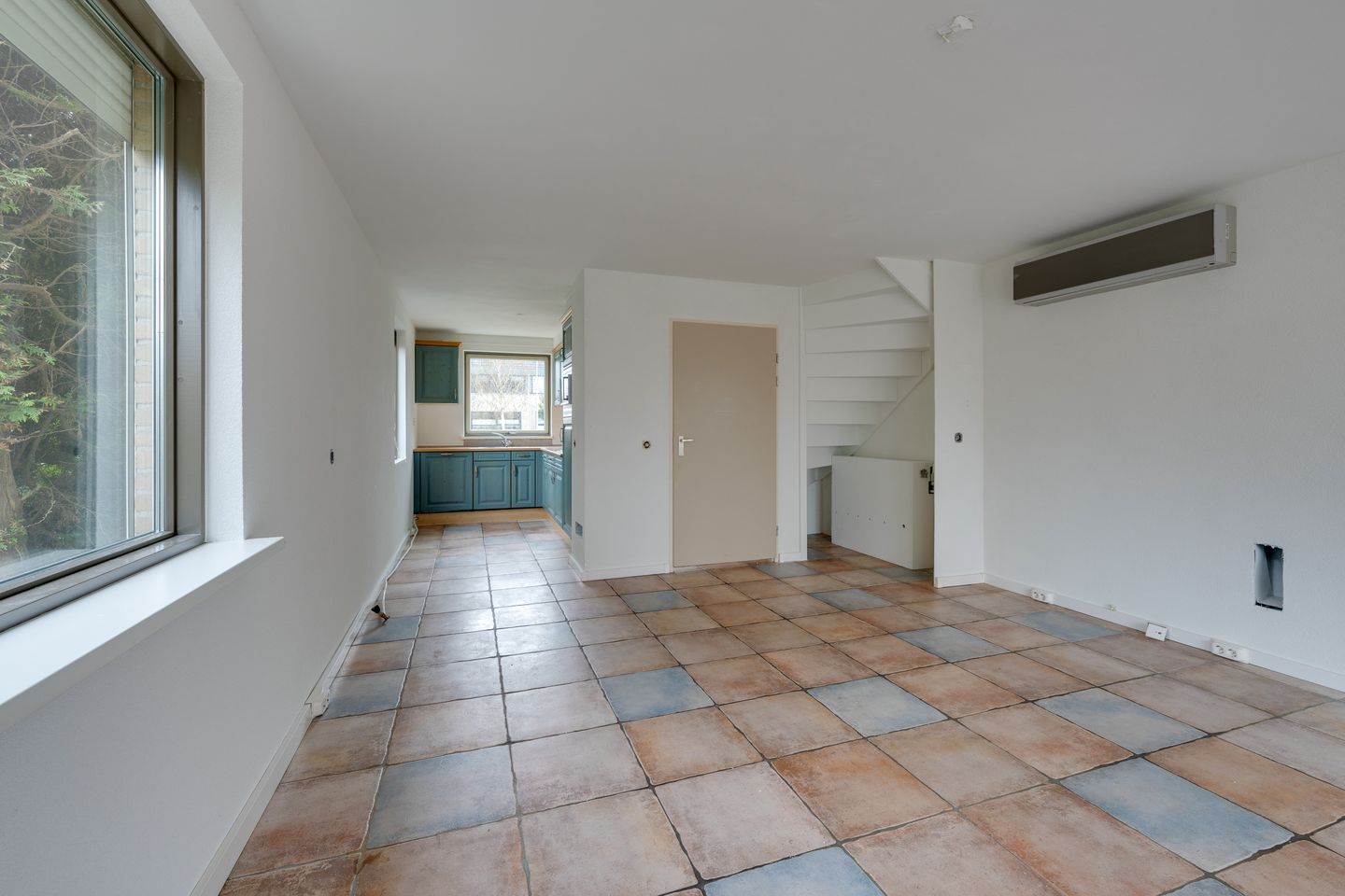 Corner Home with Sunny Garden, Rooftop Terrace and Plenty of Space — 20