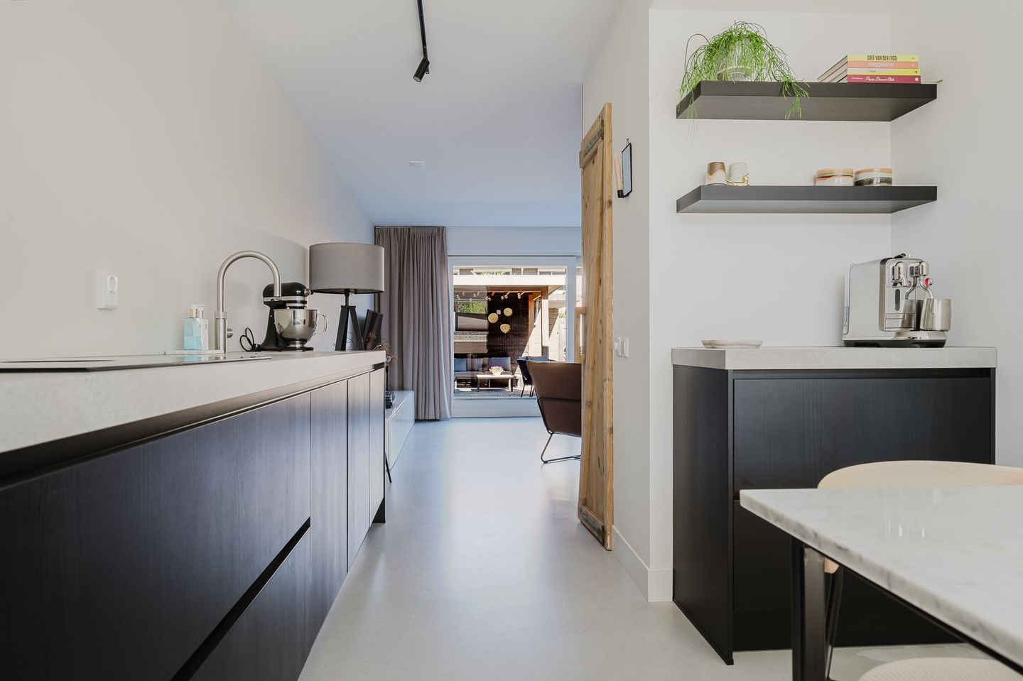 Foto 4 van Jan van Almondestraat 80