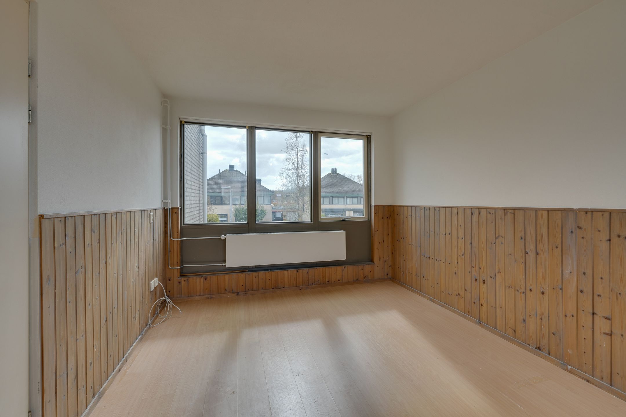 Corner Home with Sunny Garden, Rooftop Terrace and Plenty of Space — 42