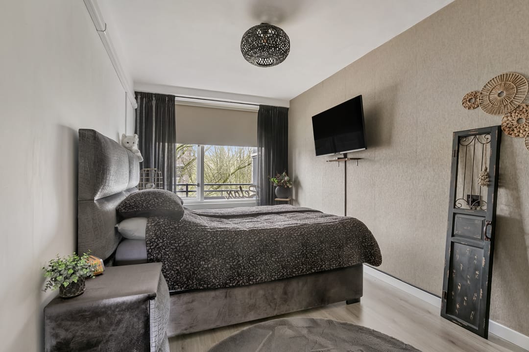 Renovated corner apartment with balcony in Presikhaaf — 17
