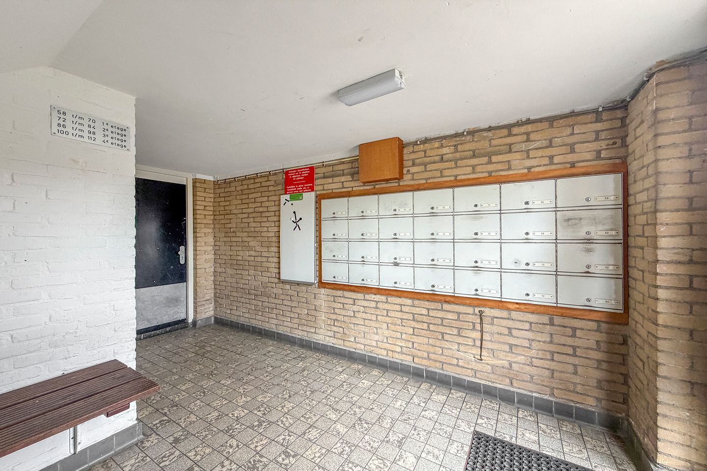 Renovated corner apartment with balcony in Presikhaaf — 25
