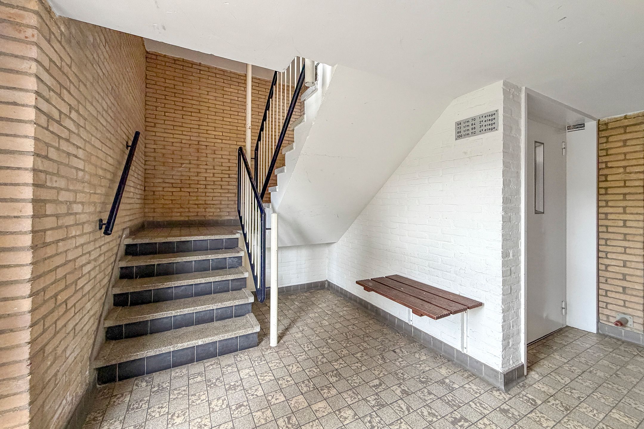 Renovated corner apartment with balcony in Presikhaaf — 24