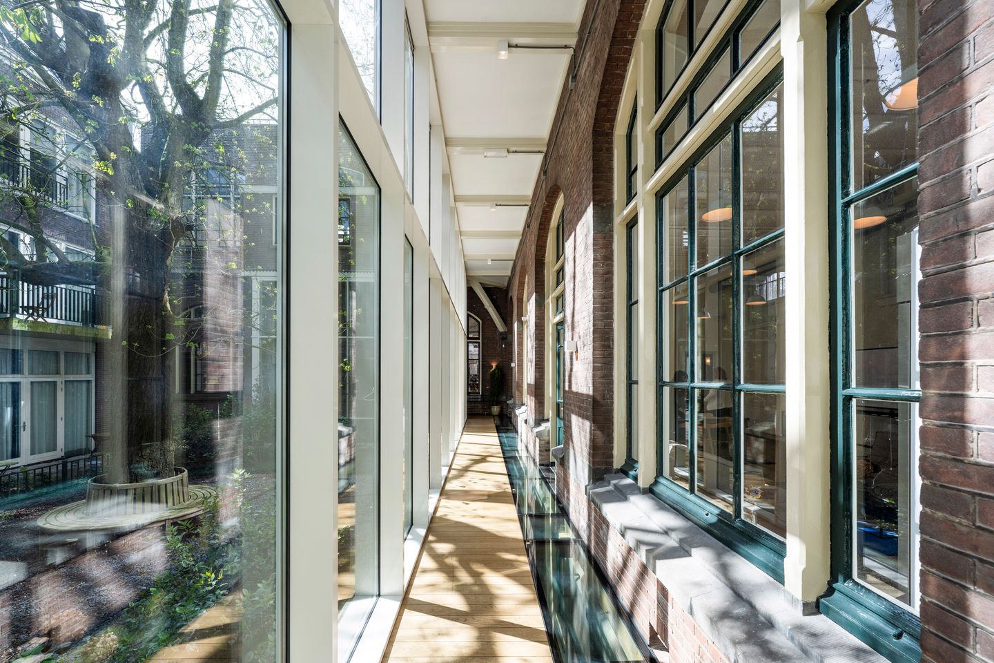 Bekijk foto 2 van Elandsstraat 44-L