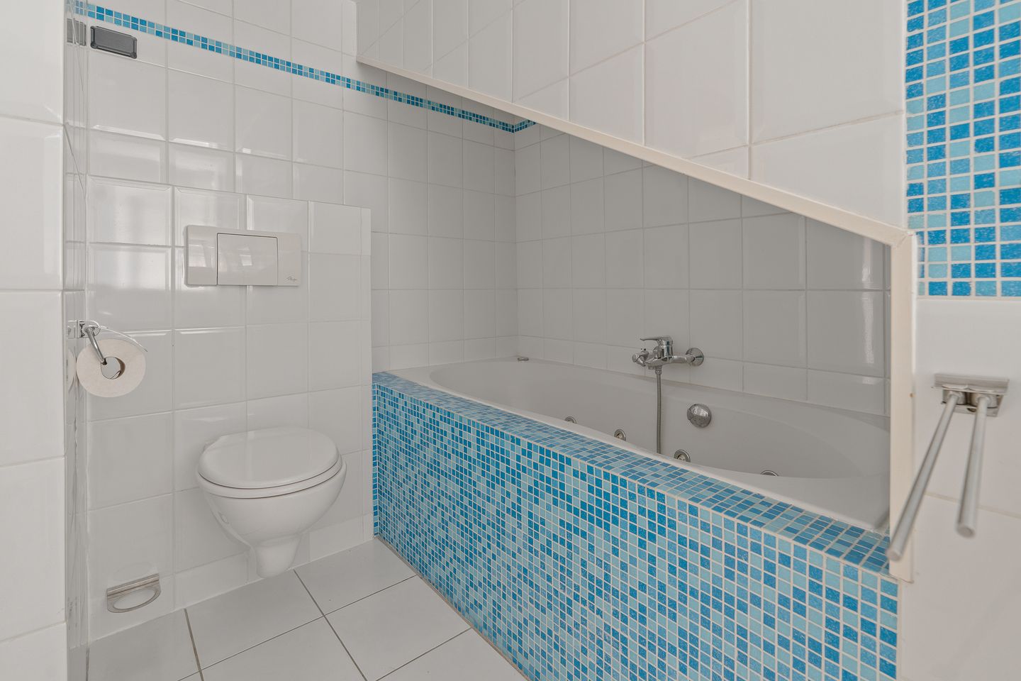 Photo 19 of Bollenhofsestraat 178-BS