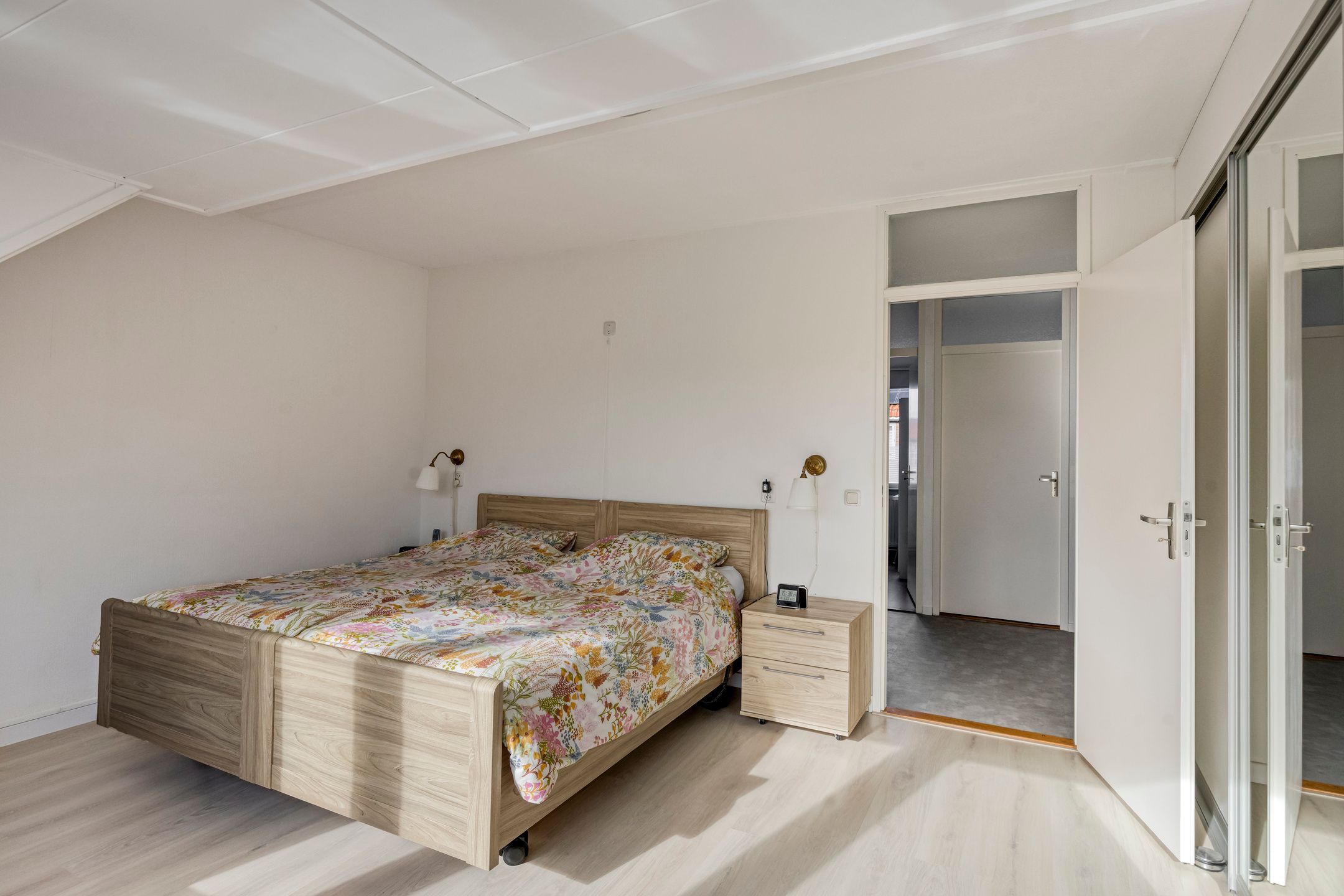 Foto 21 van Van Linschotenstraat 23