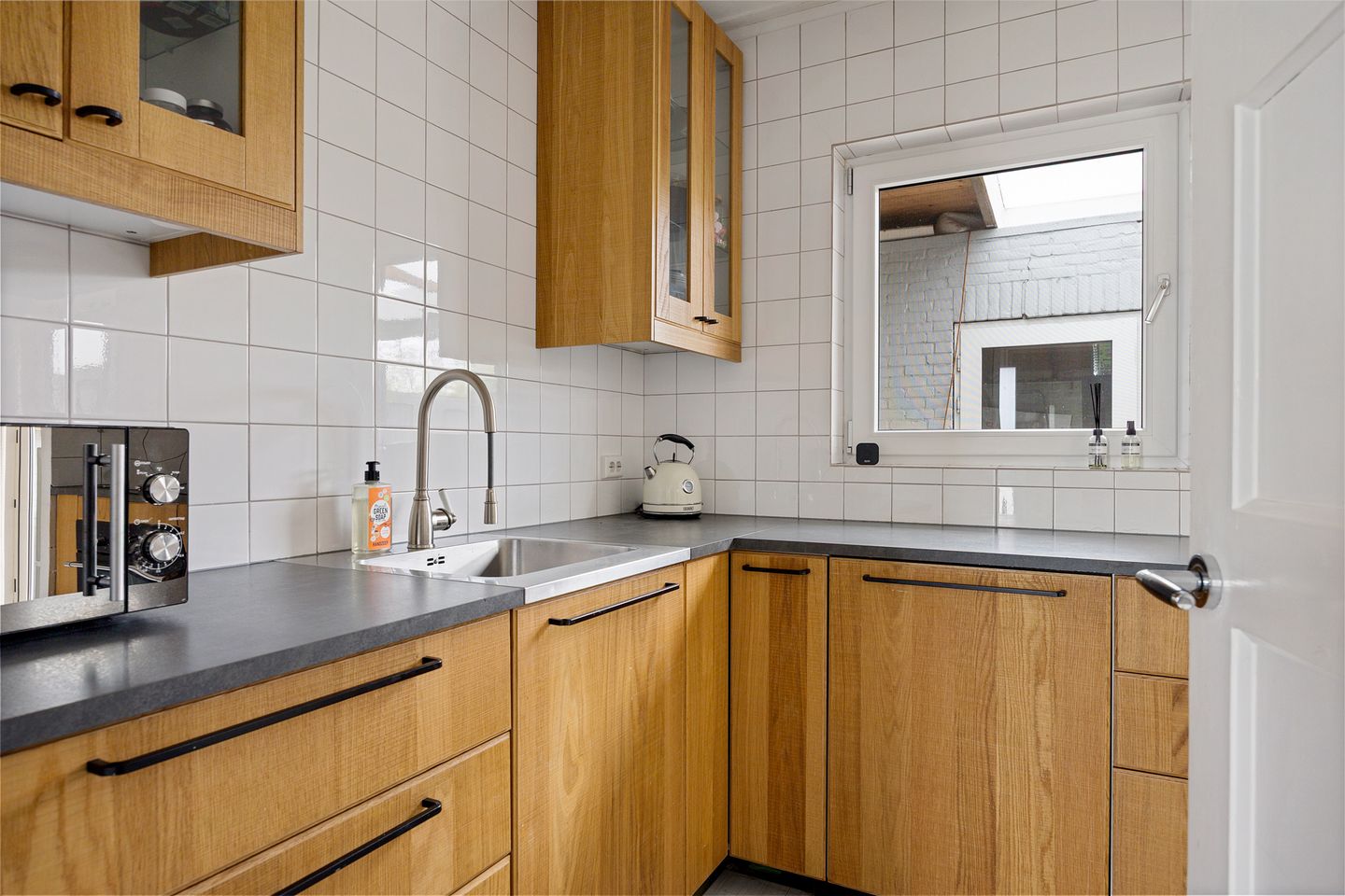 Instapklare eindwoning met garage en werkruimte in Tuindorp Zuid — 20
