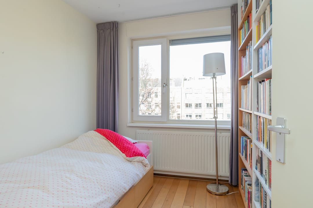 Spacious corner apartment with water views and south-facing balcony in Amsterdam West — 22