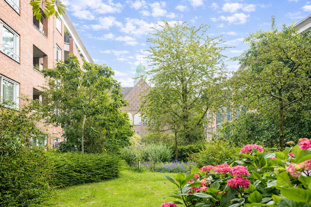 Spacious corner apartment with water views and south-facing balcony in Amsterdam West — 31