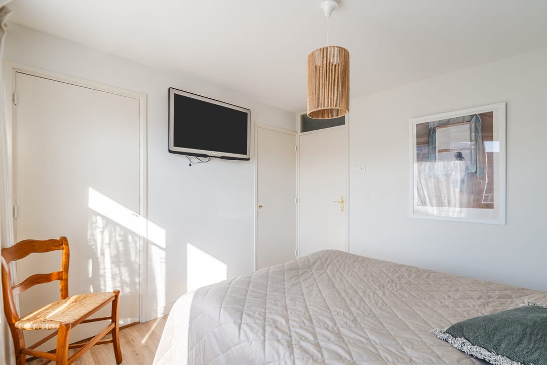 End house with summer house near the beach in Egmond aan Zee — 22