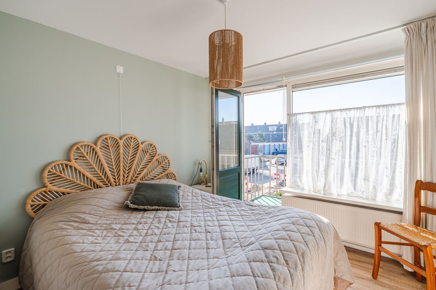 End house with summer house near the beach in Egmond aan Zee — 20