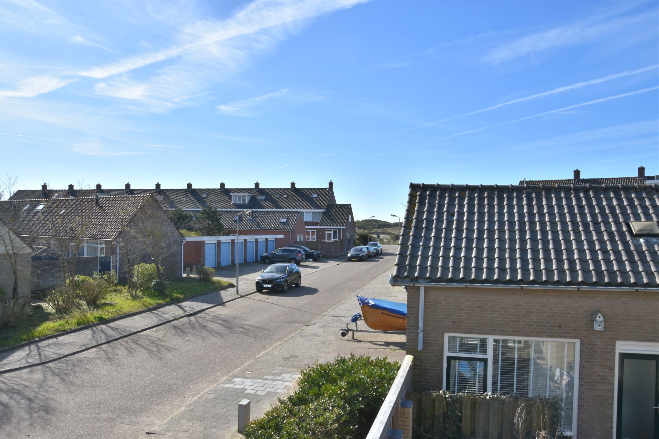 End house with summer house near the beach in Egmond aan Zee — 24