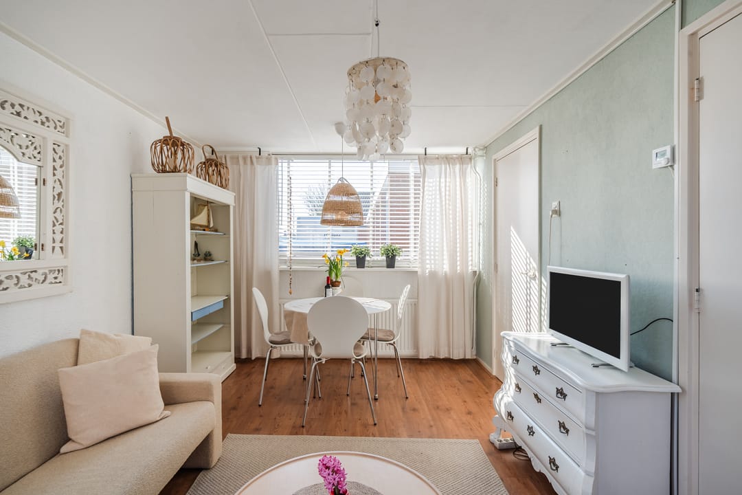 End house with summer house near the beach in Egmond aan Zee — 47