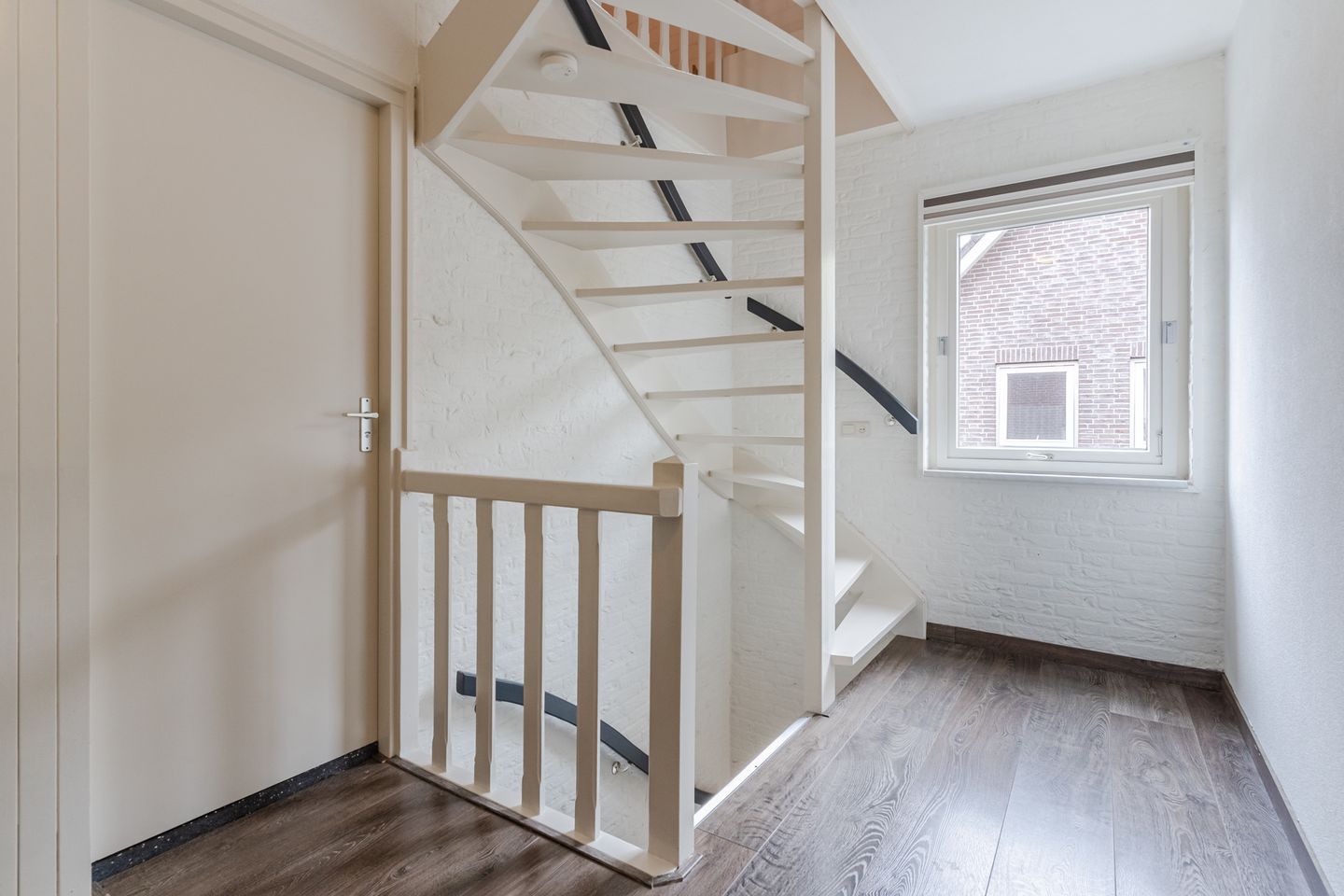 Charming semi-detached home with spacious garage and lovely garden in Nistelrode — 29