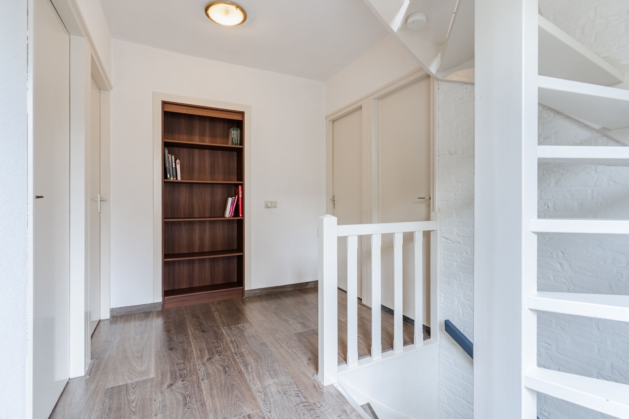 Charming semi-detached home with spacious garage and lovely garden in Nistelrode — 30