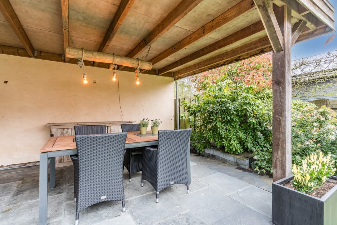 Charming semi-detached home with spacious garage and lovely garden in Nistelrode — 53