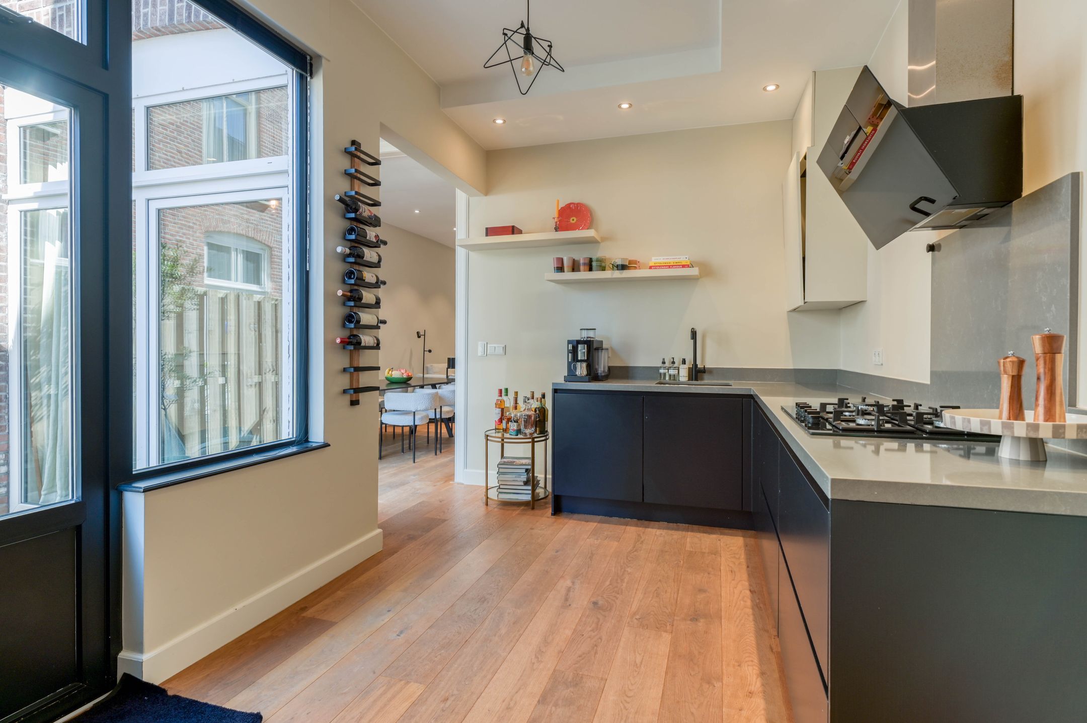 Foto 39 van De Constant Rebecquestraat 60