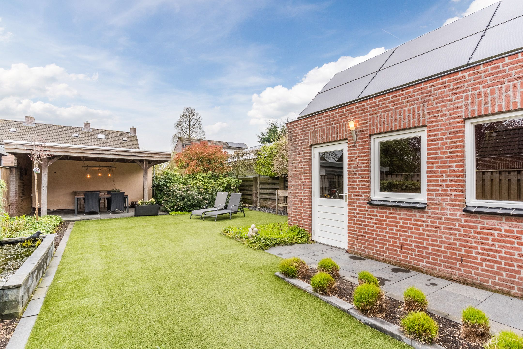 Charming semi-detached home with spacious garage and lovely garden in Nistelrode — 51