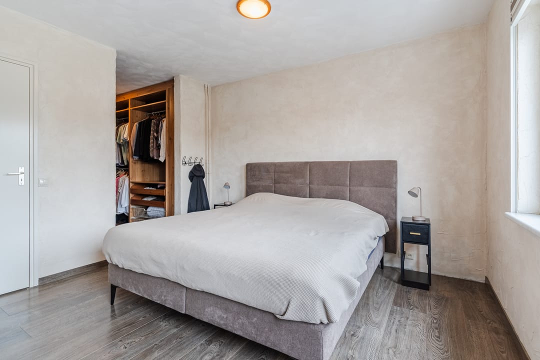 Charming semi-detached home with spacious garage and lovely garden in Nistelrode — 32