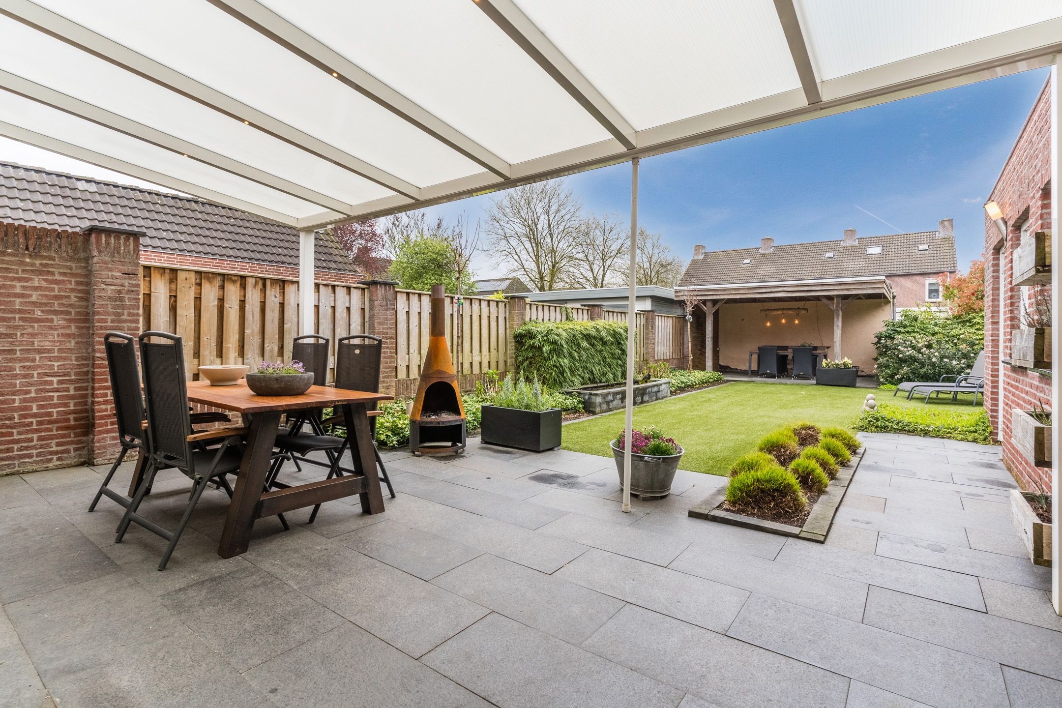 Charming semi-detached home with spacious garage and lovely garden in Nistelrode — 48