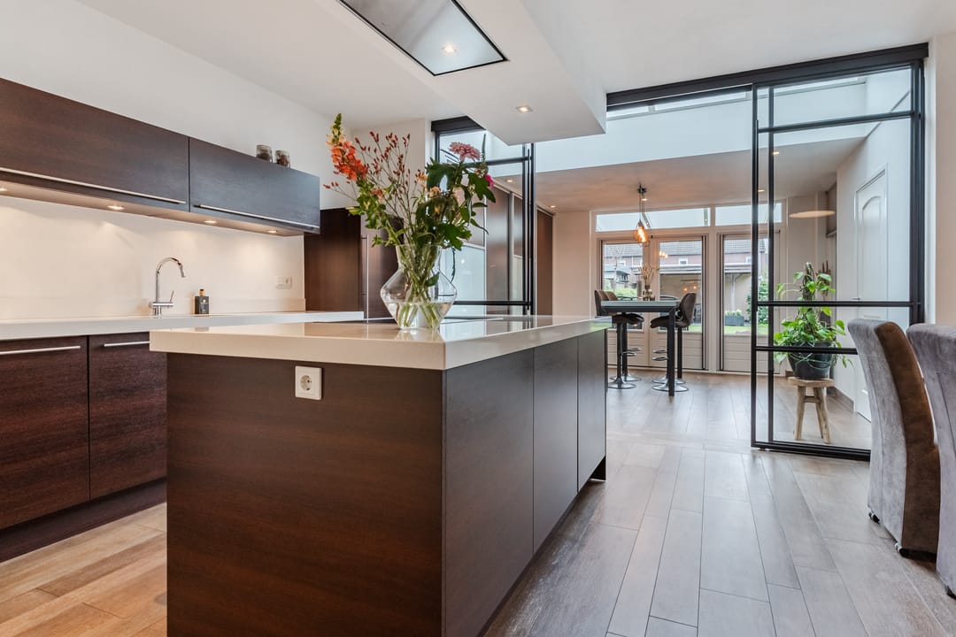 Charming semi-detached home with spacious garage and lovely garden in Nistelrode — 23