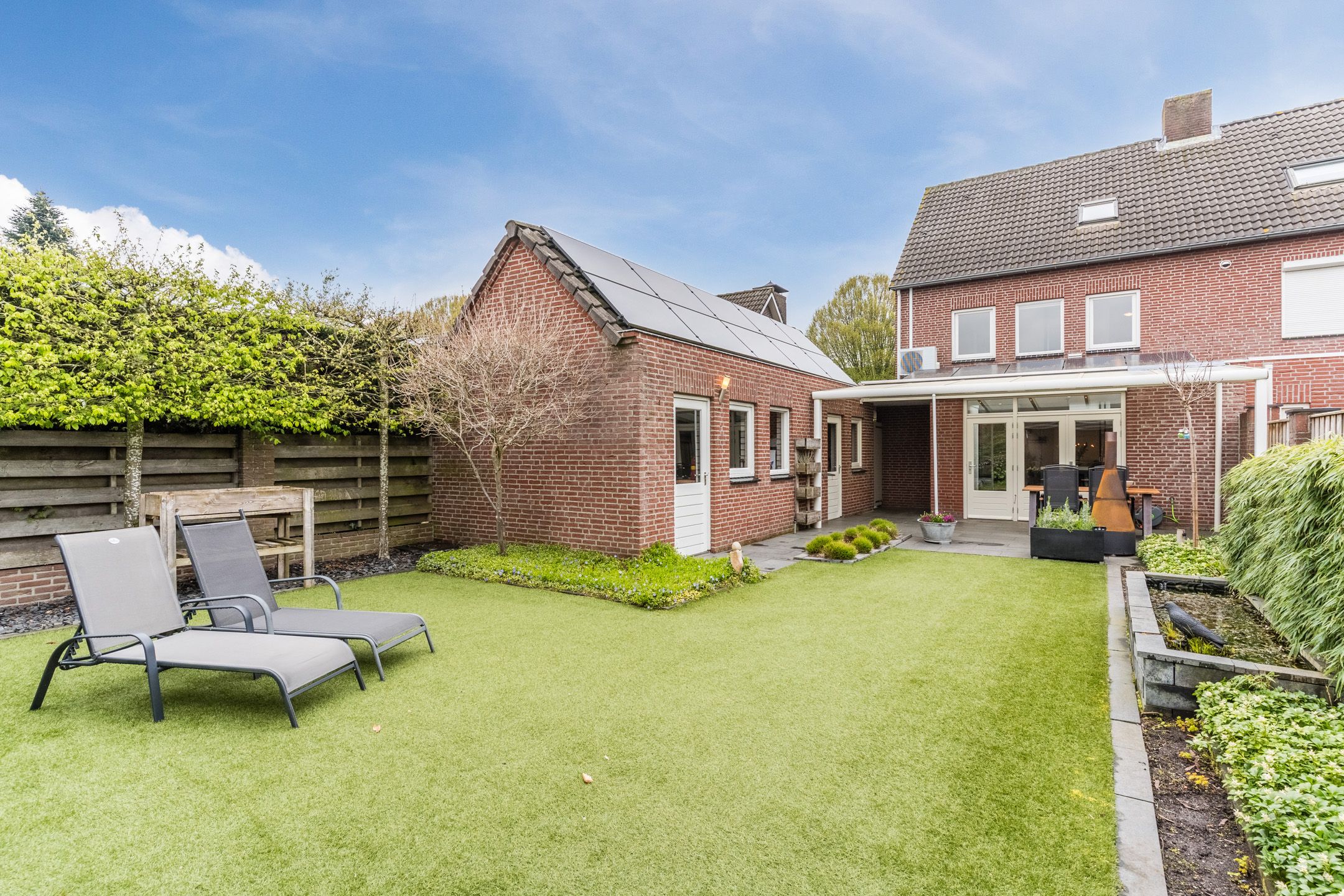 Charming semi-detached home with spacious garage and lovely garden in Nistelrode — 54