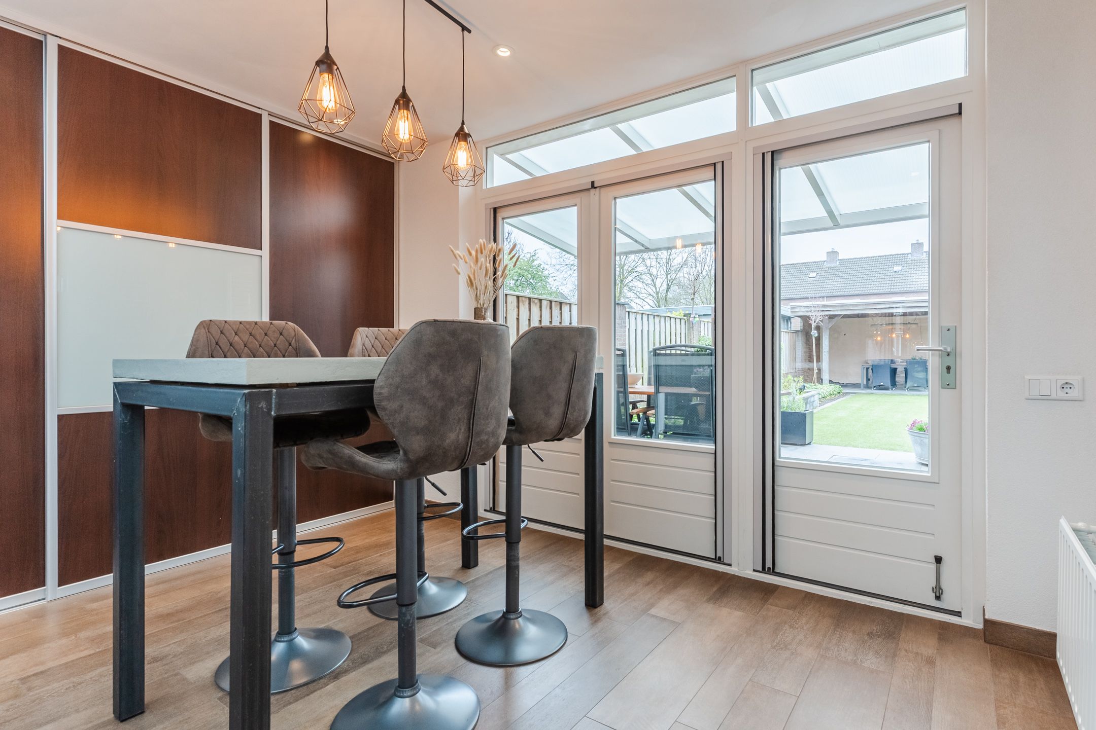 Charming semi-detached home with spacious garage and lovely garden in Nistelrode — 18