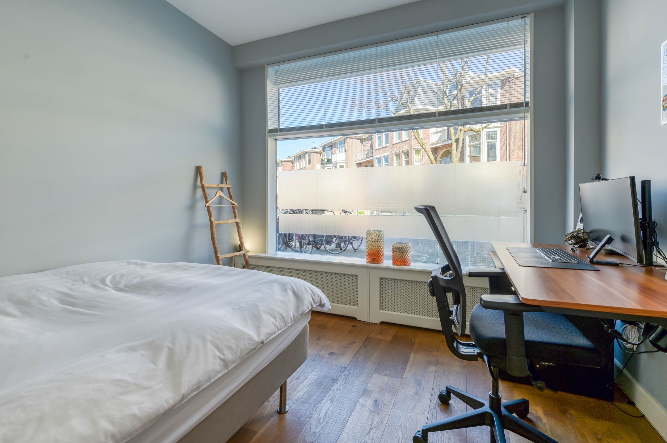 Foto 9 van De Constant Rebecquestraat 60