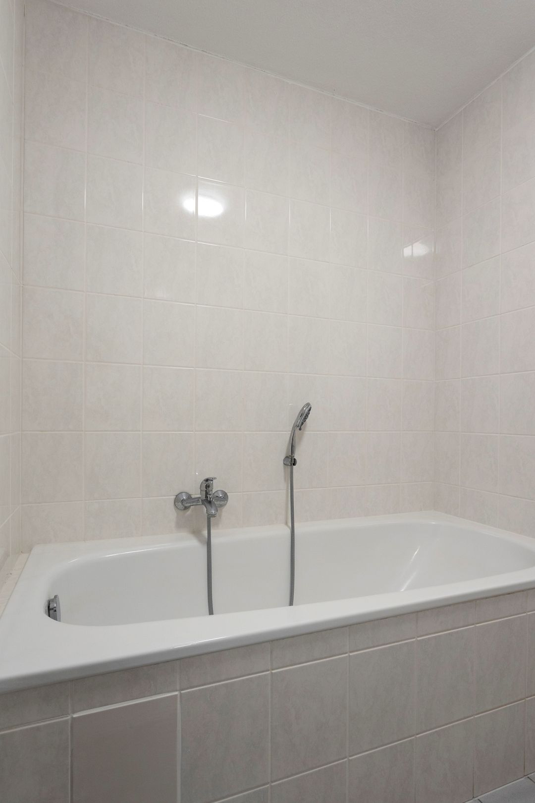 Photo 16 of Middeldijkerplein 201