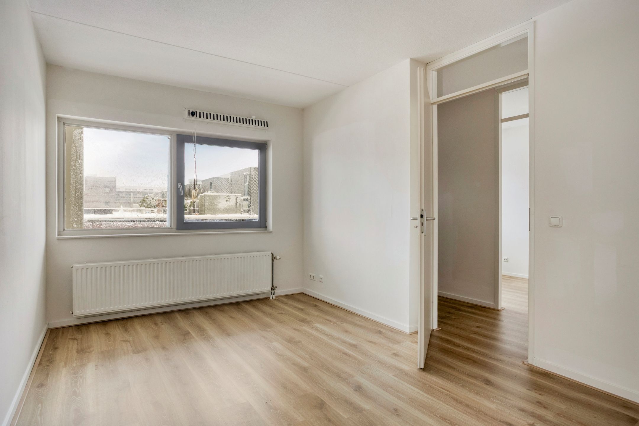 Photo 9 of Middeldijkerplein 201