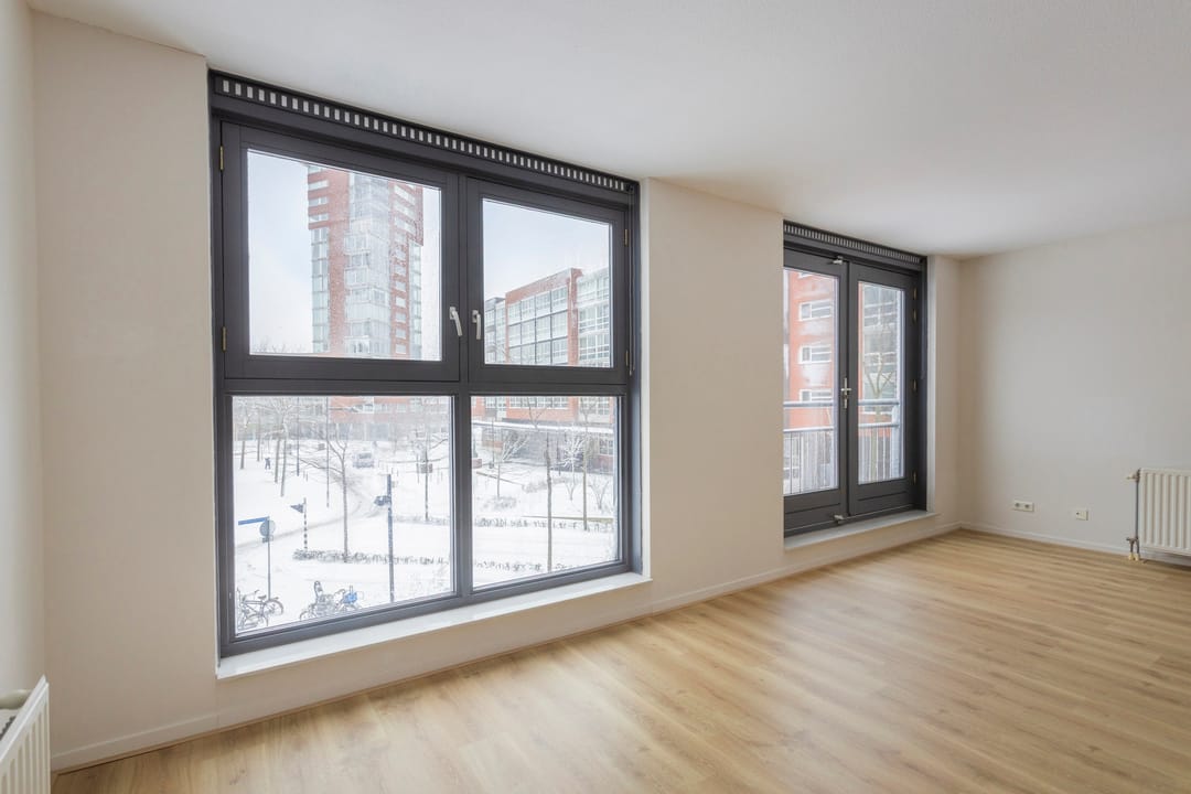 Photo 2 of Middeldijkerplein 201