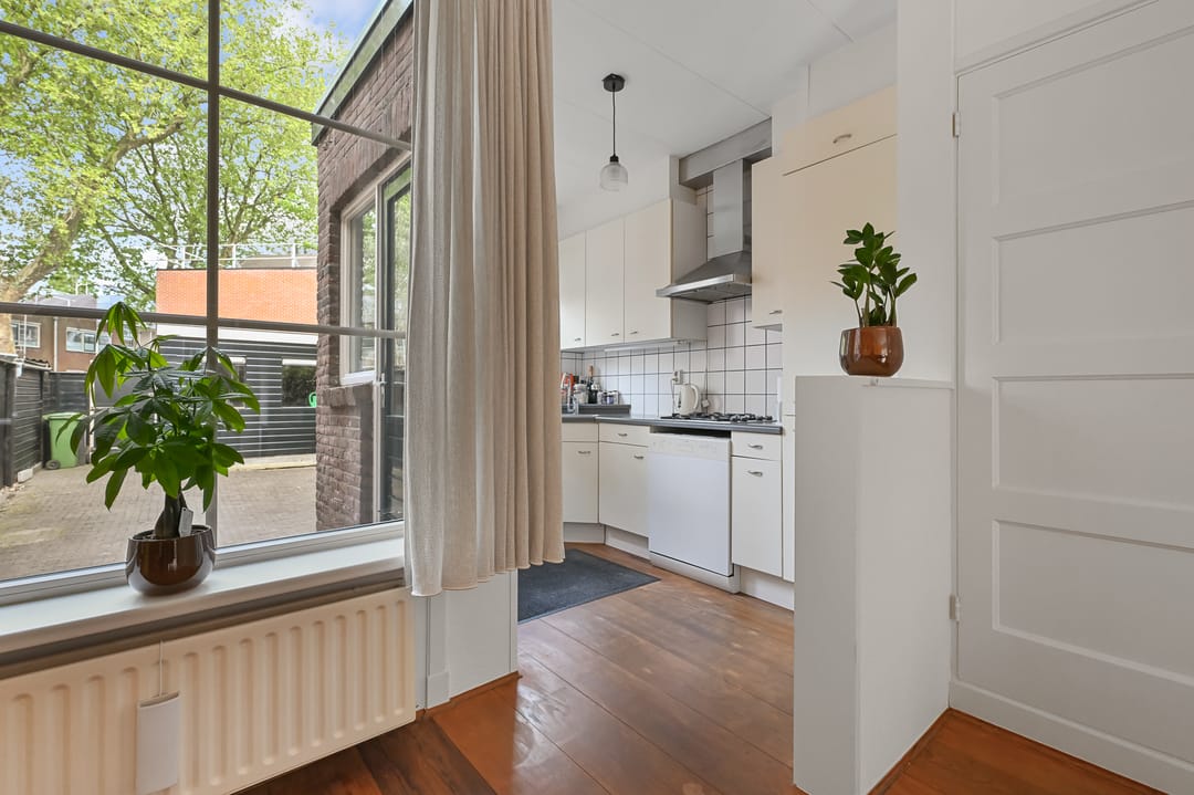 Characterful terraced house with three bedrooms and sunny southwest garden — 13