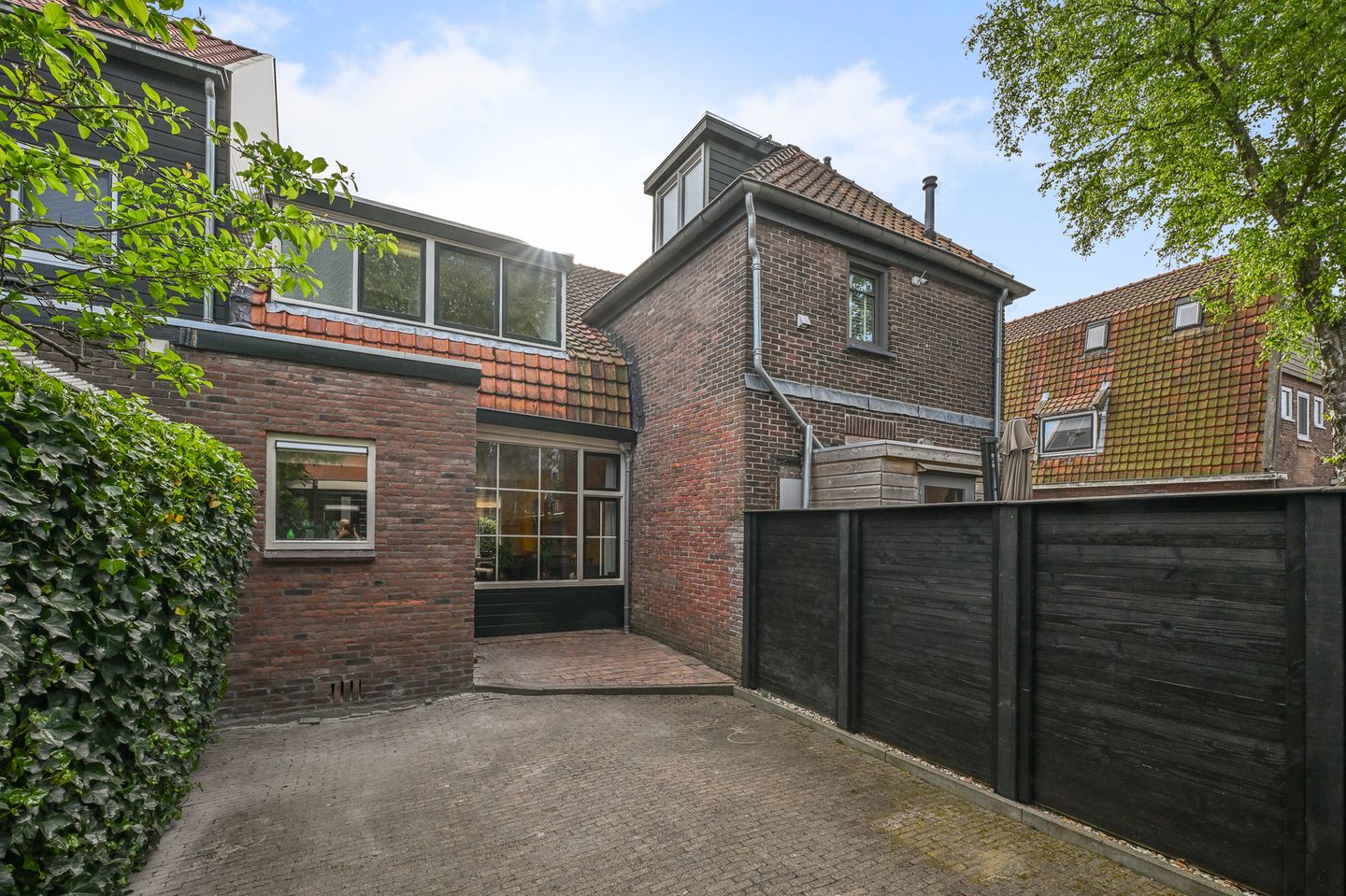 Characterful terraced house with three bedrooms and sunny southwest garden — 29