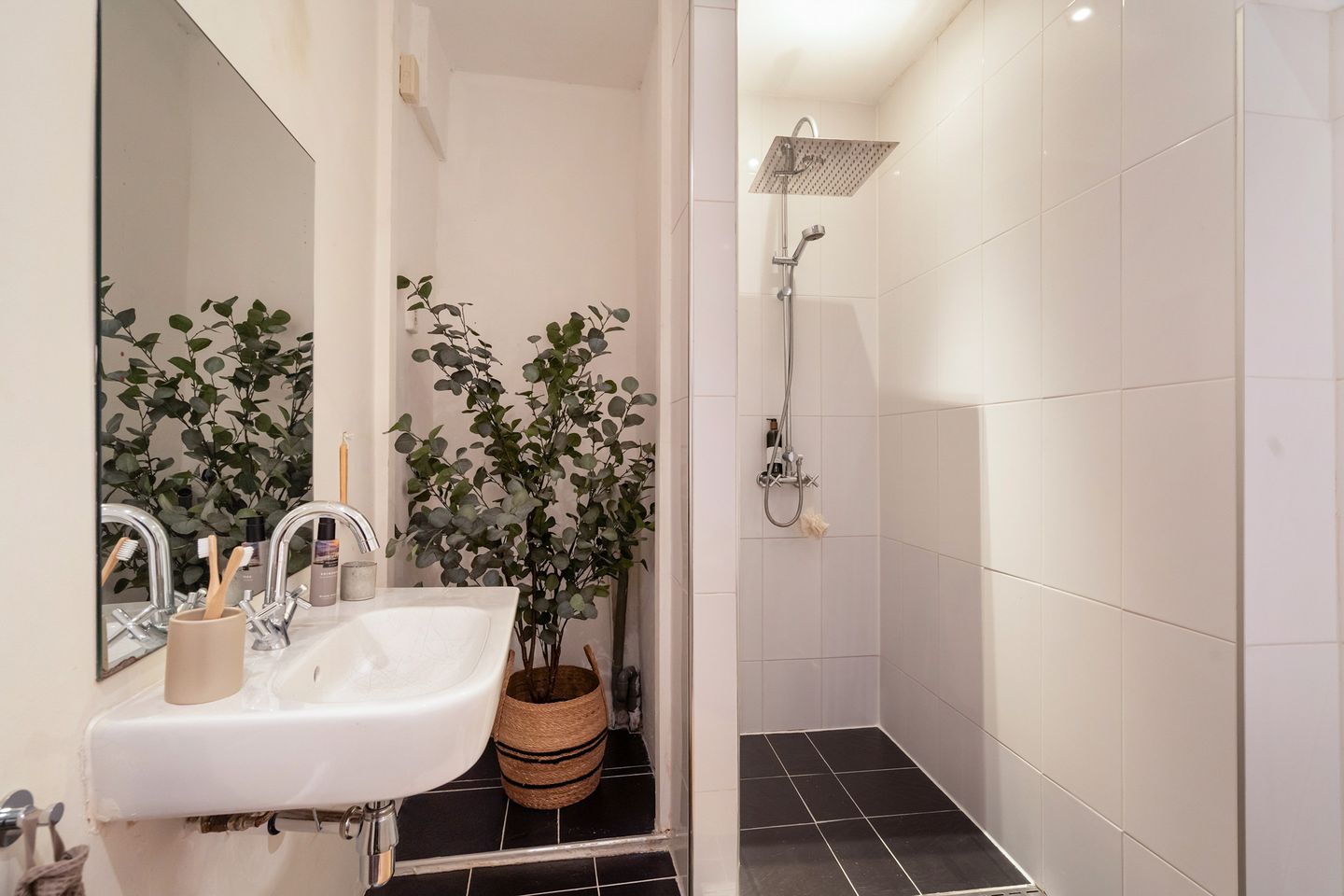 Charming Corner Apartment in Historic Utrecht Centre — 20
