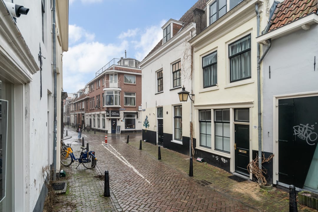 Charming Corner Apartment in Historic Utrecht Centre — 31