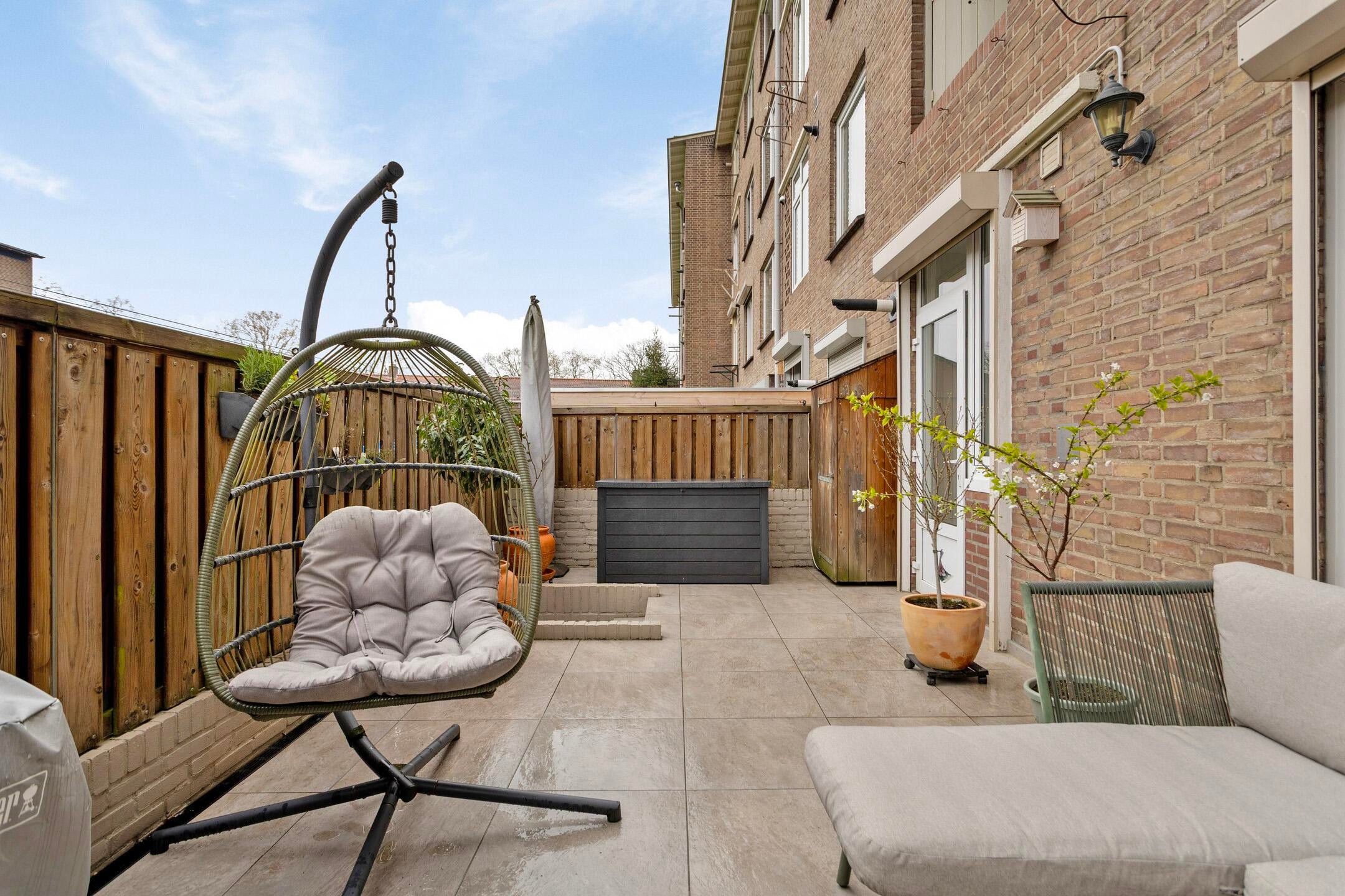 Beautiful Apartment with Front and Back Garden in Hazenkamp — 27