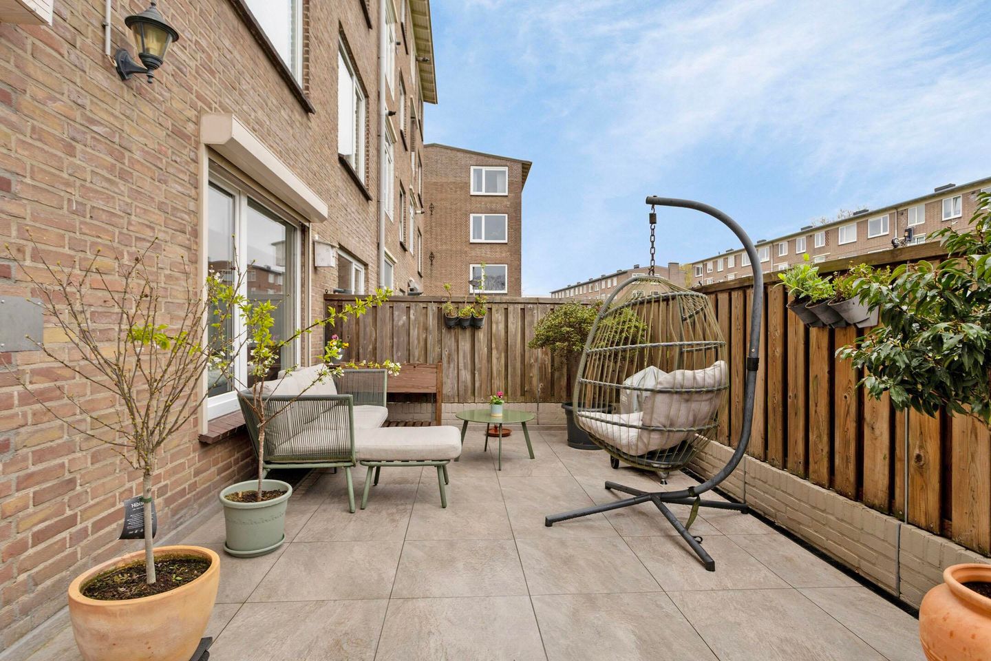 Beautiful Apartment with Front and Back Garden in Hazenkamp — 25