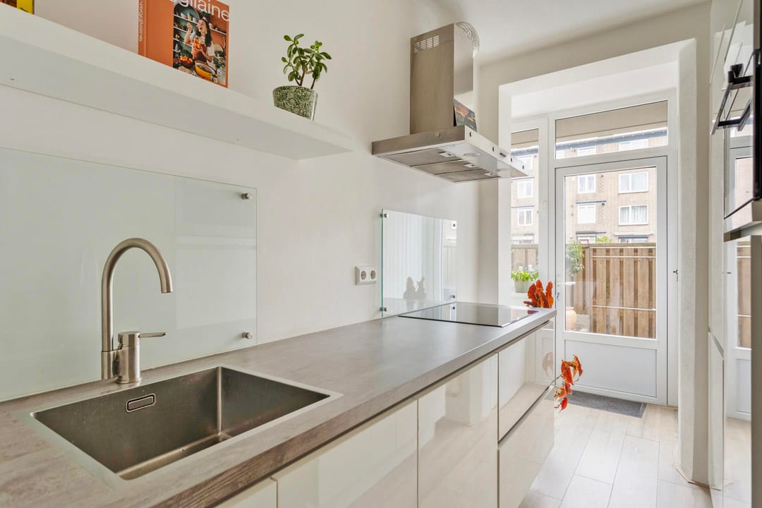 Beautiful Apartment with Front and Back Garden in Hazenkamp — 22