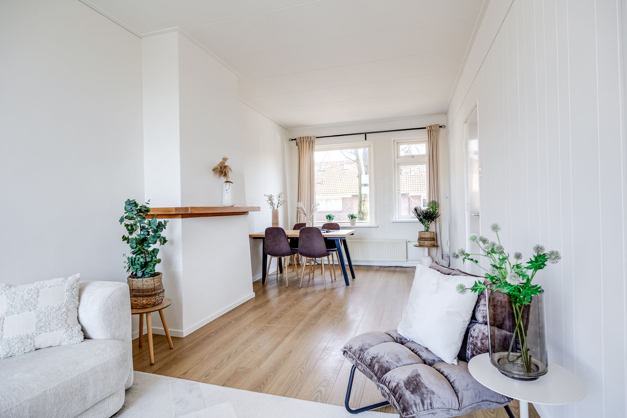 Spacious Upper Apartment with Three Bedrooms and Terrace — 12