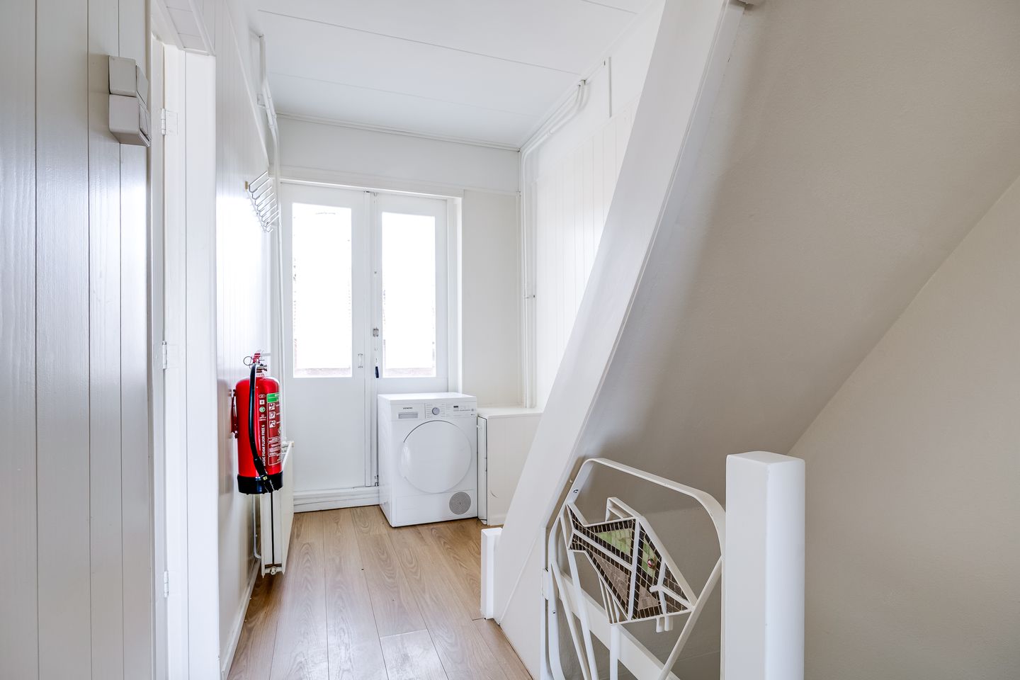 Spacious Upper Apartment with Three Bedrooms and Terrace — 20