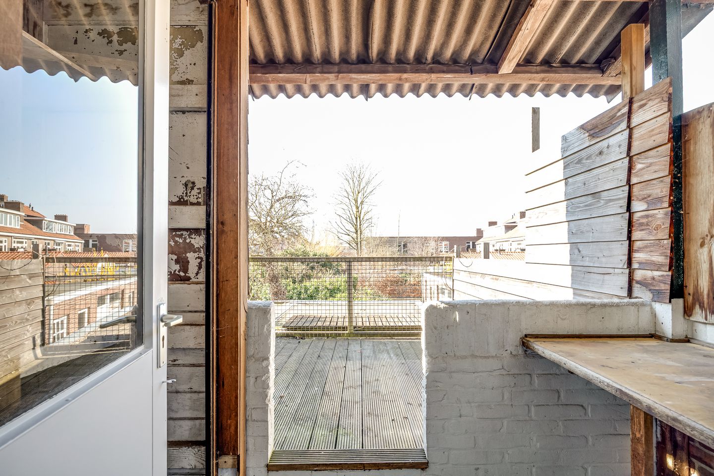 Spacious Upper Apartment with Three Bedrooms and Terrace — 34