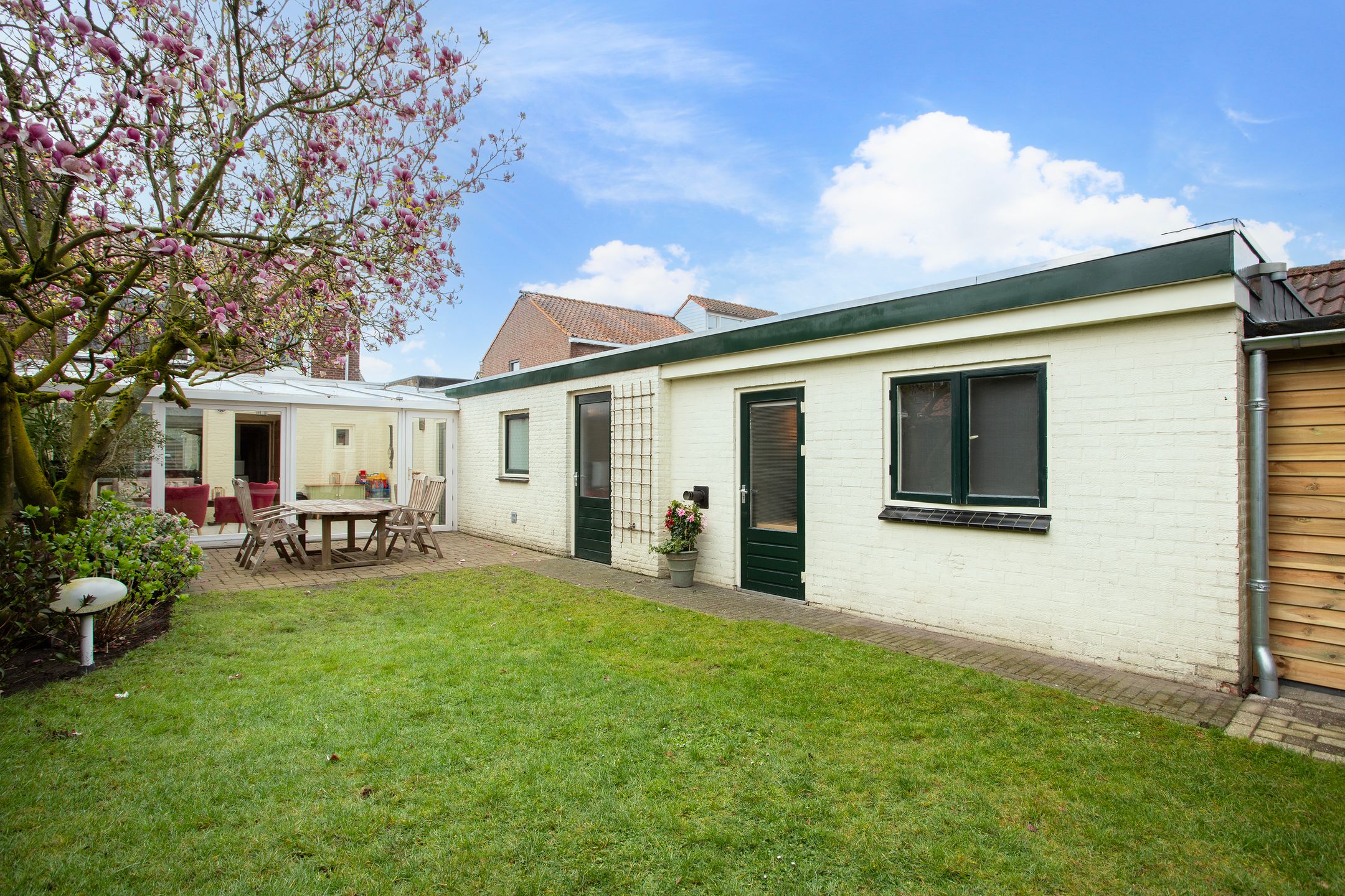 Spacious semi-detached home with guest annex in charming Veldhoven Zeelst — 33