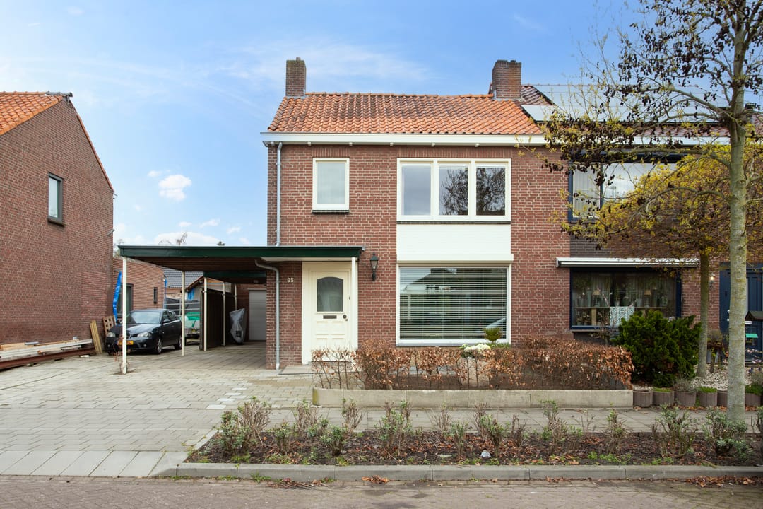 Spacious semi-detached home with guest annex in charming Veldhoven Zeelst — 38