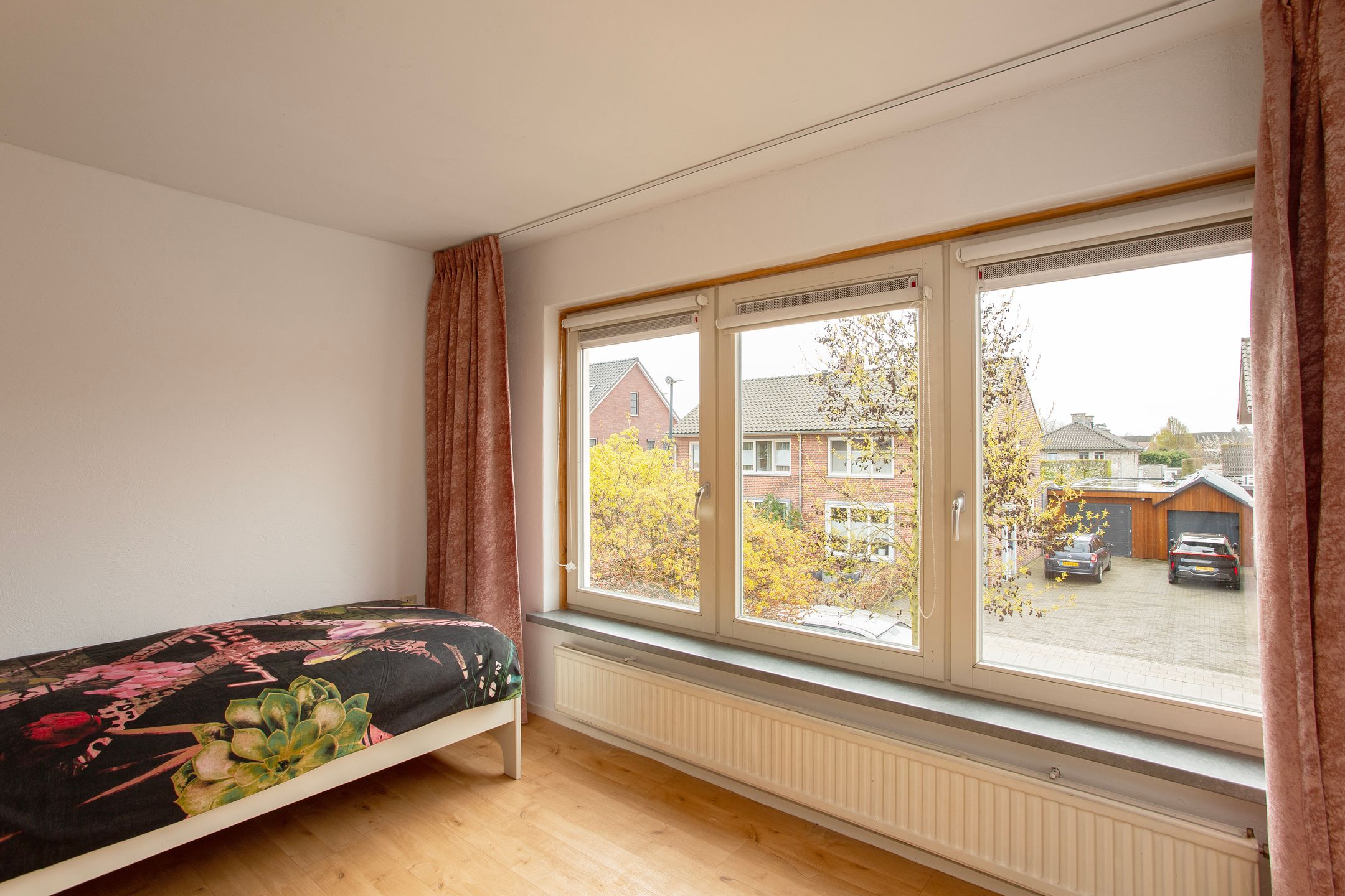 Spacious semi-detached home with guest annex in charming Veldhoven Zeelst — 24