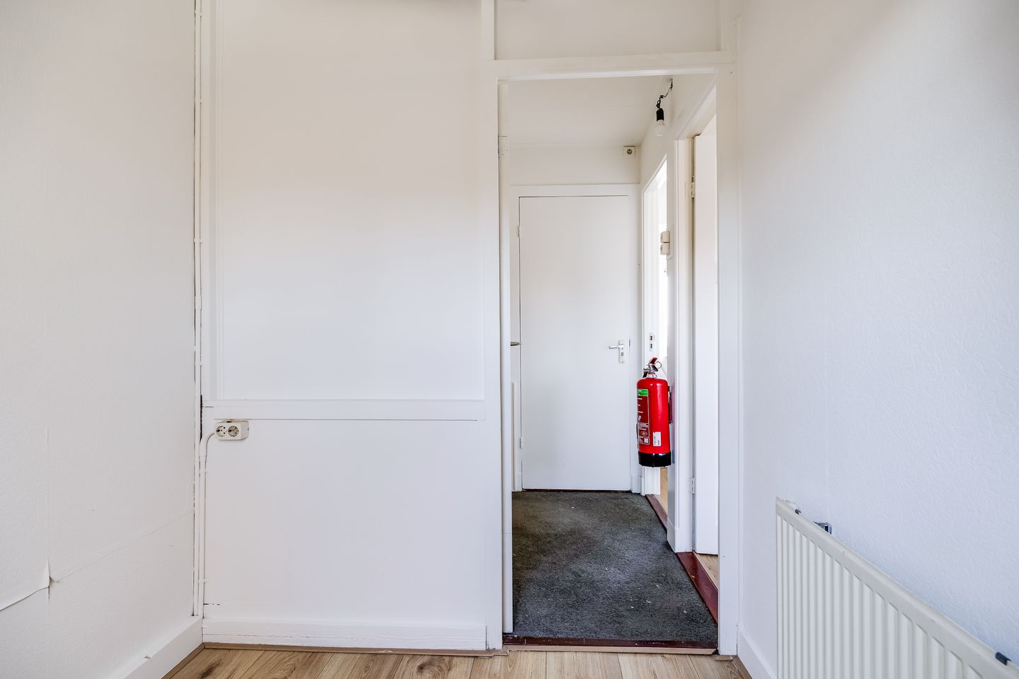 Spacious Upper Apartment with Three Bedrooms and Terrace — 29