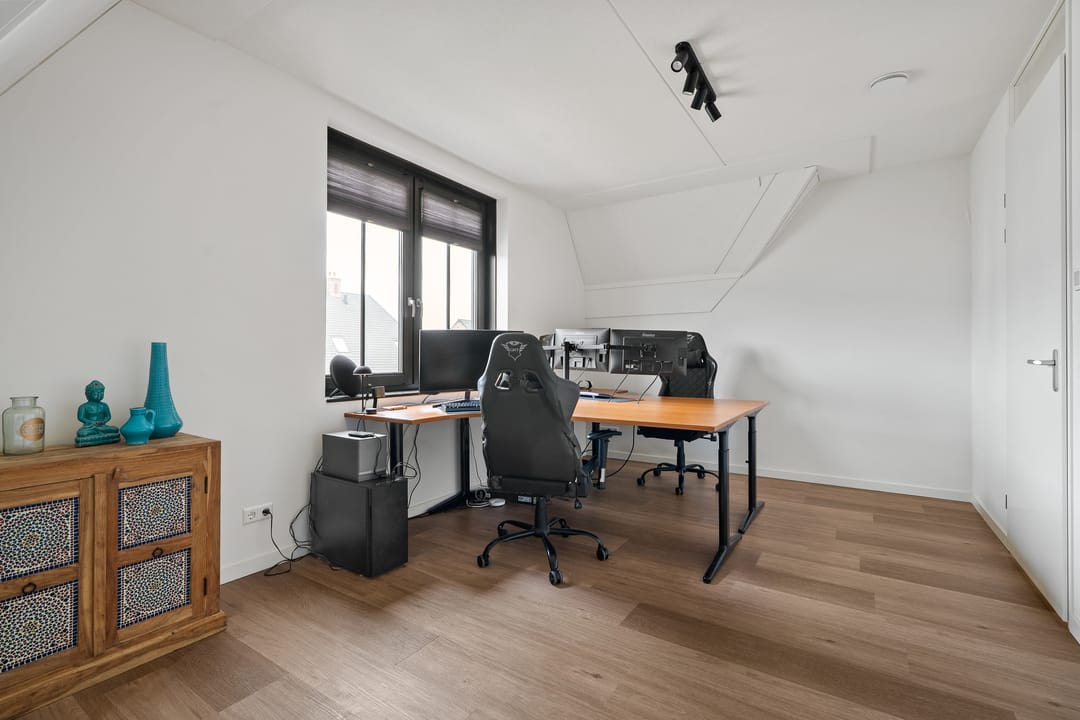 Modern Corner House with 5 Bedrooms and 2 Parking Spots in Sustainable Park Triangel, Waddinxveen — 31