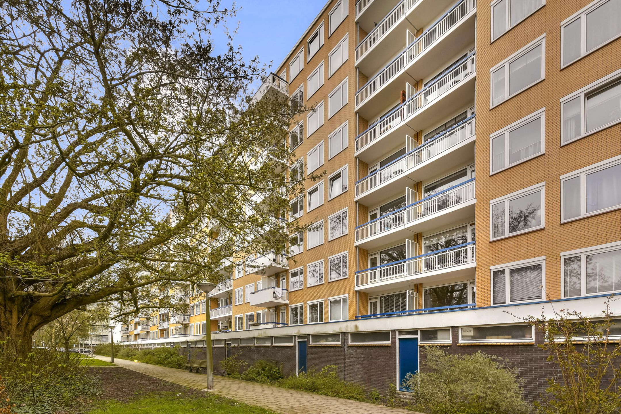 Bright 2-room apartment with south-facing balcony in Amsterdam South — 15